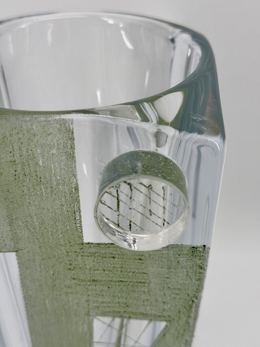 Vase d'Anatole Riecke en Cristal au Décor Abstrait Géométrique V ert