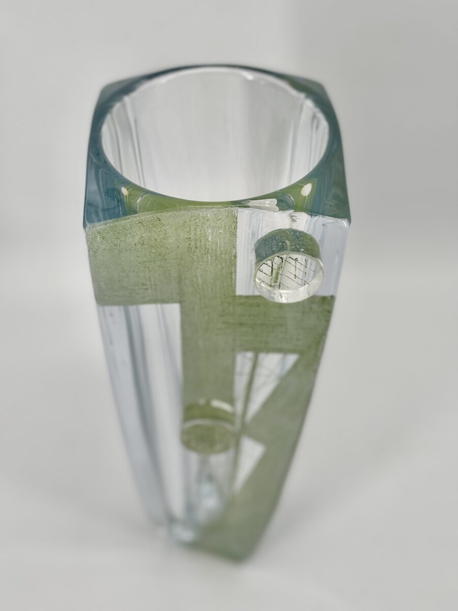 Vase d'Anatole Riecke en Cristal au Décor Abstrait Géométrique V ert