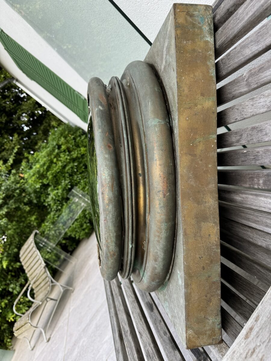 Grand Miroir Sorcière en Bois et Cuivre Provenant d'un Théâtre Anglais